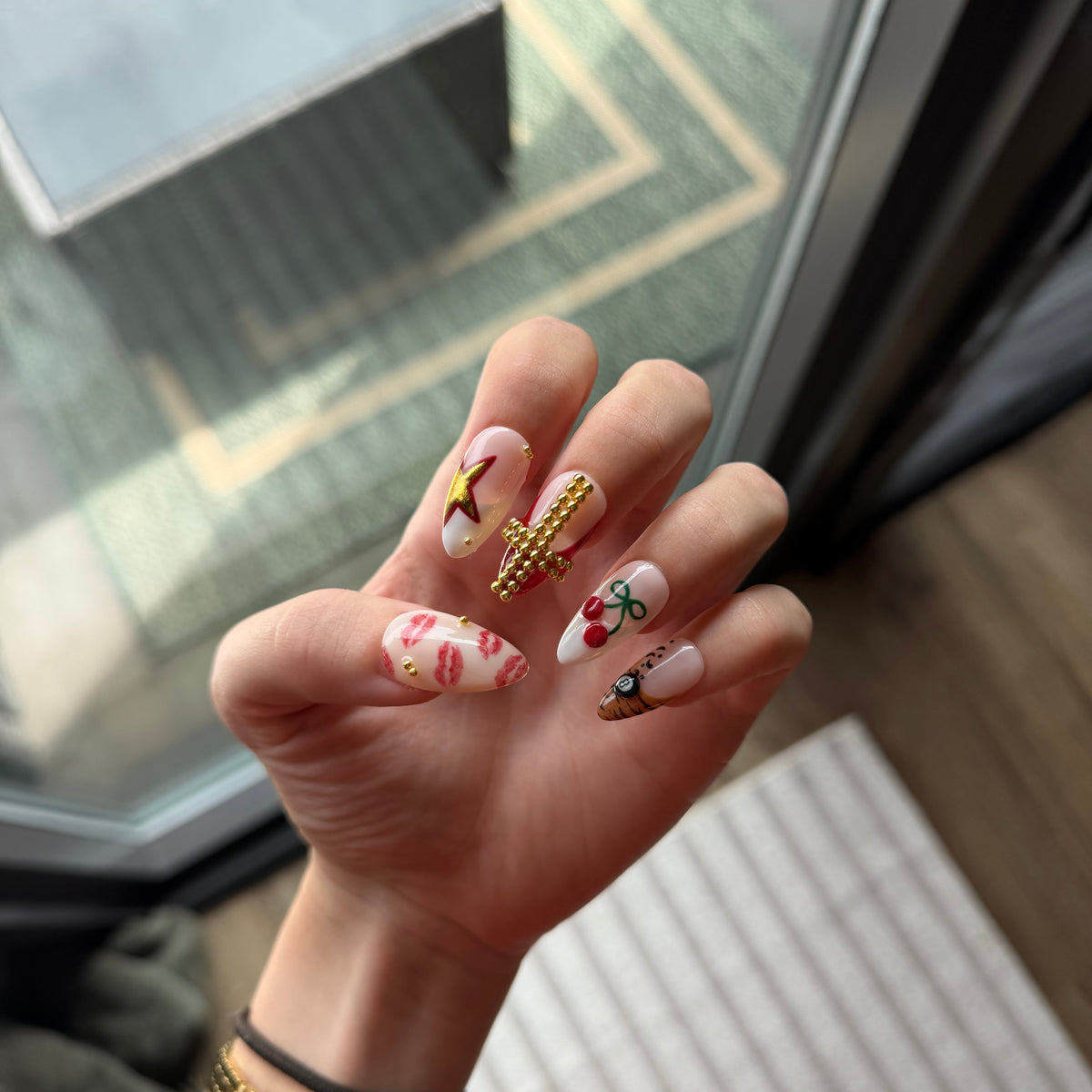 Lucky in Love Nail Set